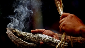 The Art Of Smudging – A Shamanic Cleansing Ritual